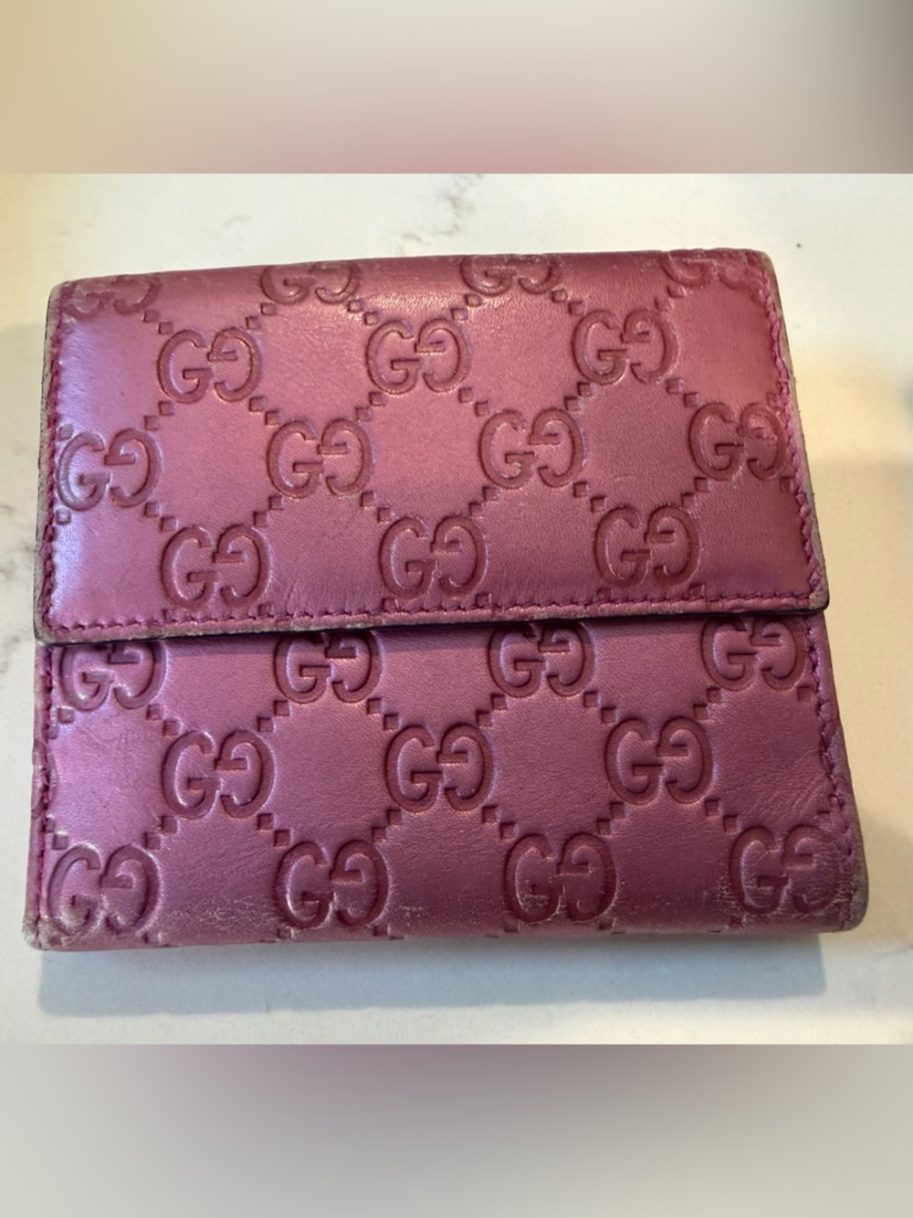 Gucci Purple-Pink Embossed GG Heart Snap Card Holder - Picture 2 of 8